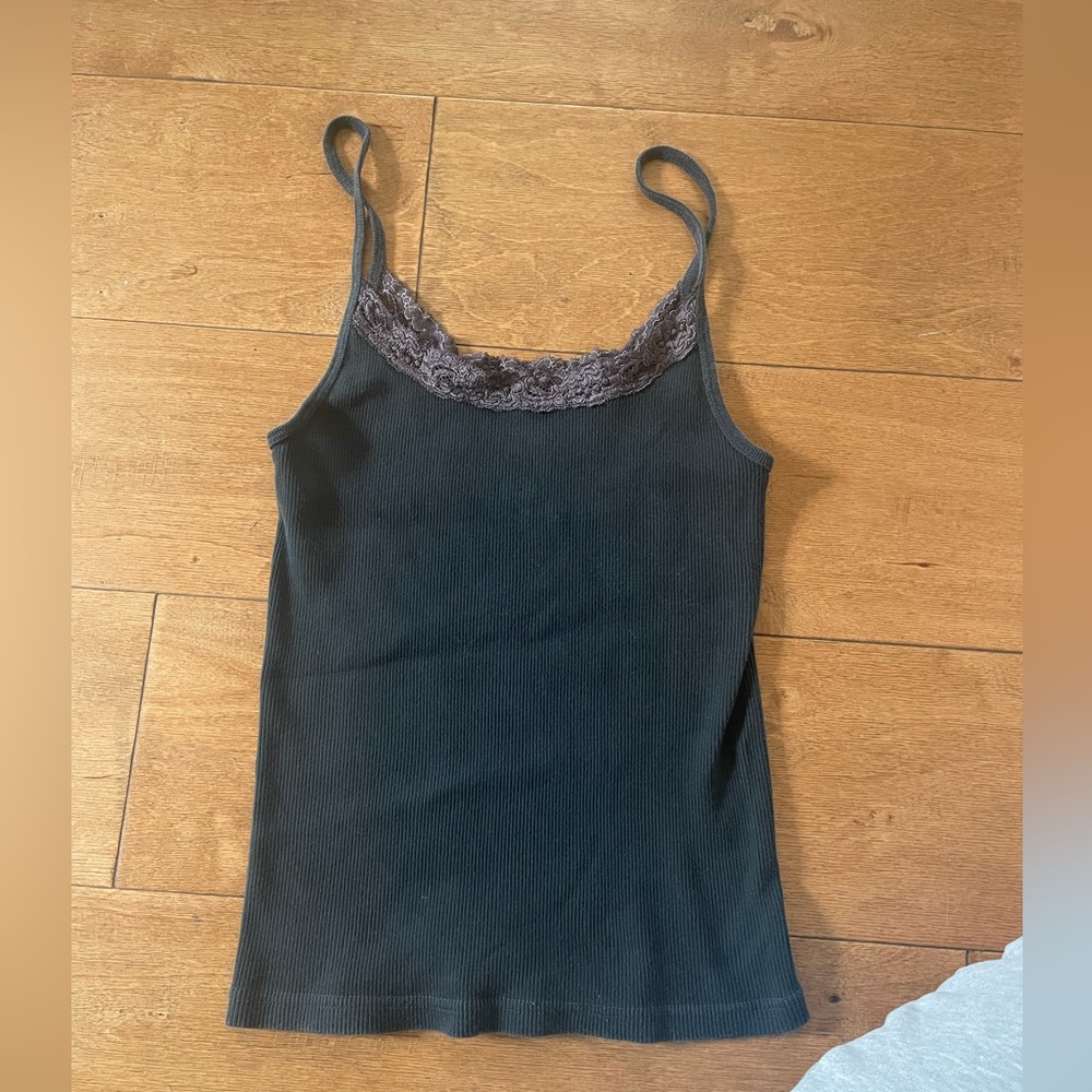 BRANDY MELVILLE lace tank top 💗💗
